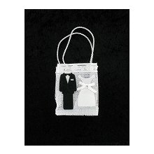 1370952323